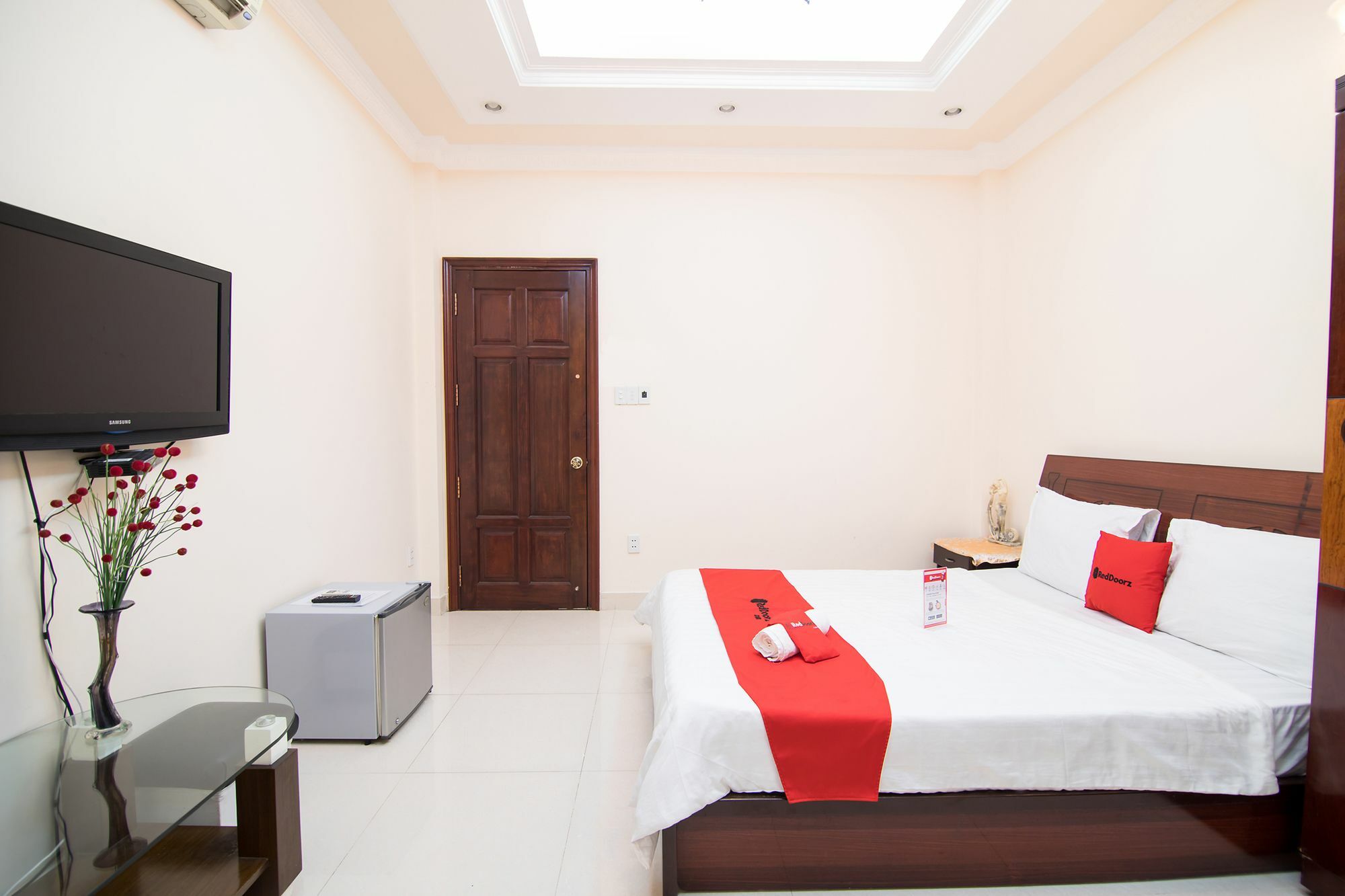 Отель Reddoorz Near Pico Plaza Cong Hoa Хошимин Экстерьер фото