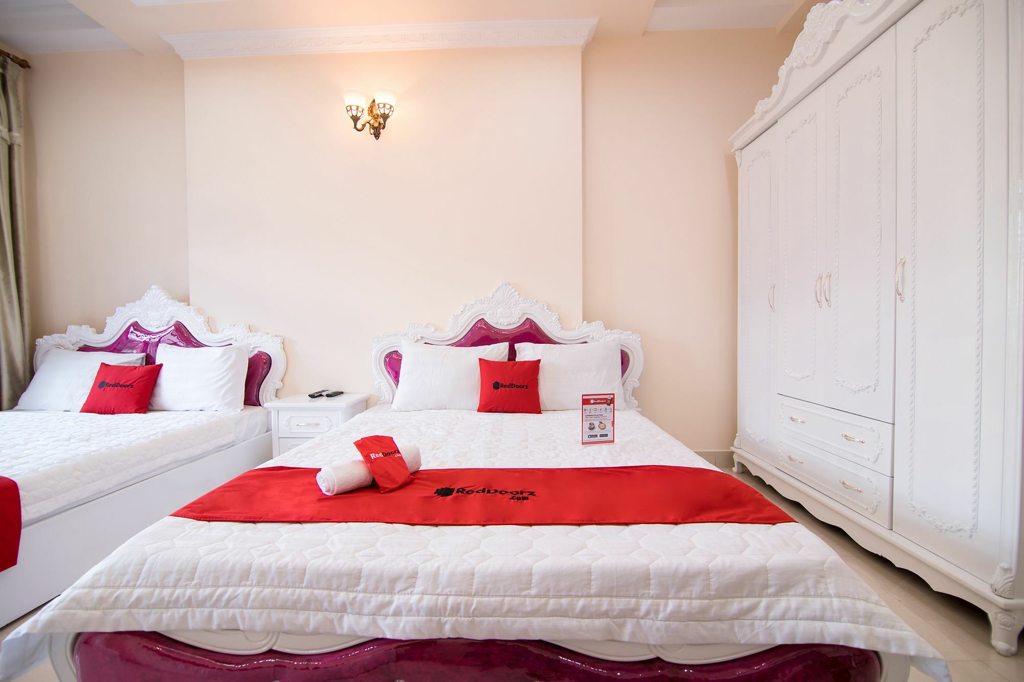 Отель Reddoorz Near Pico Plaza Cong Hoa Хошимин Экстерьер фото