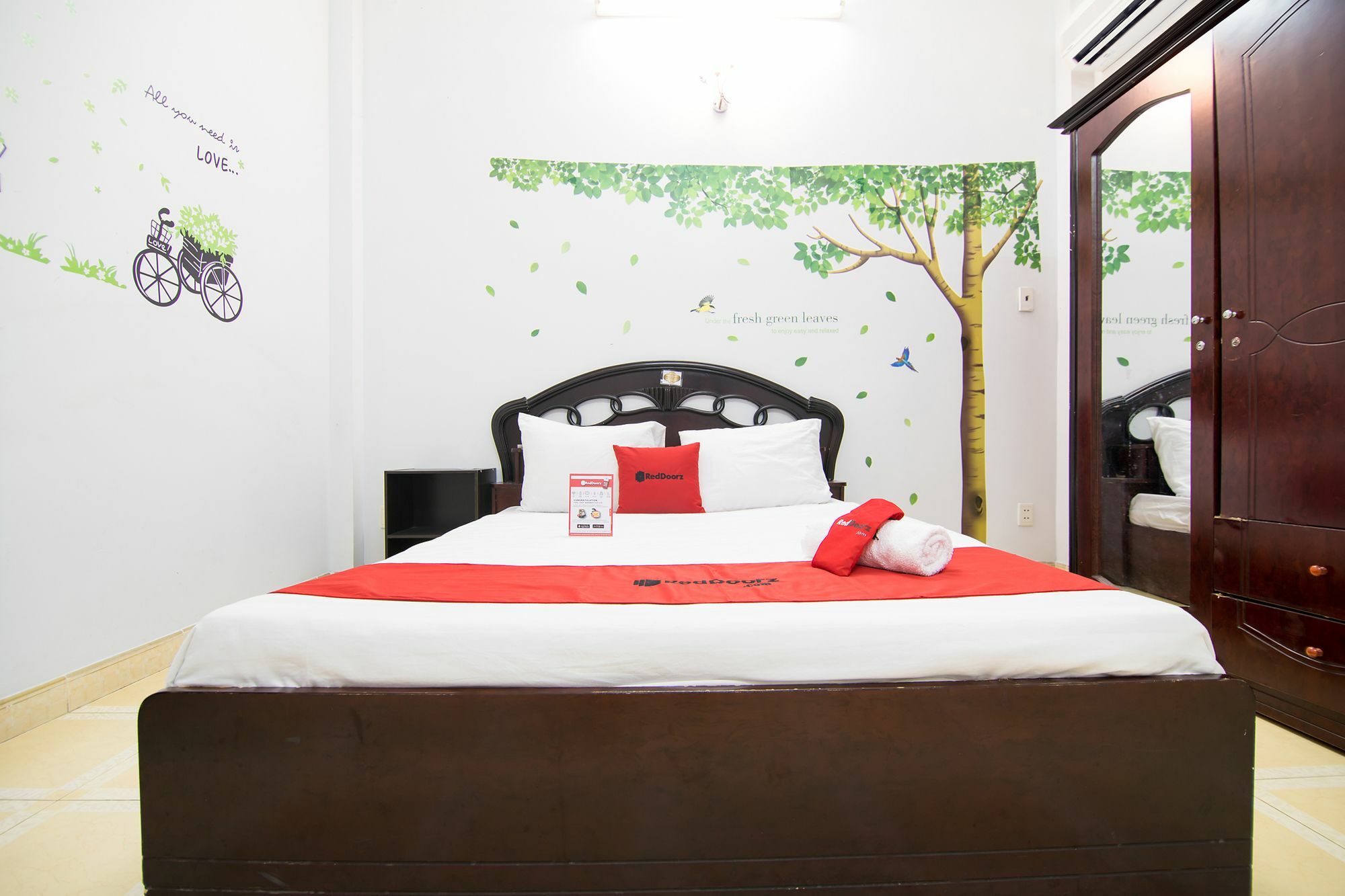 Отель Reddoorz Near Pico Plaza Cong Hoa Хошимин Экстерьер фото
